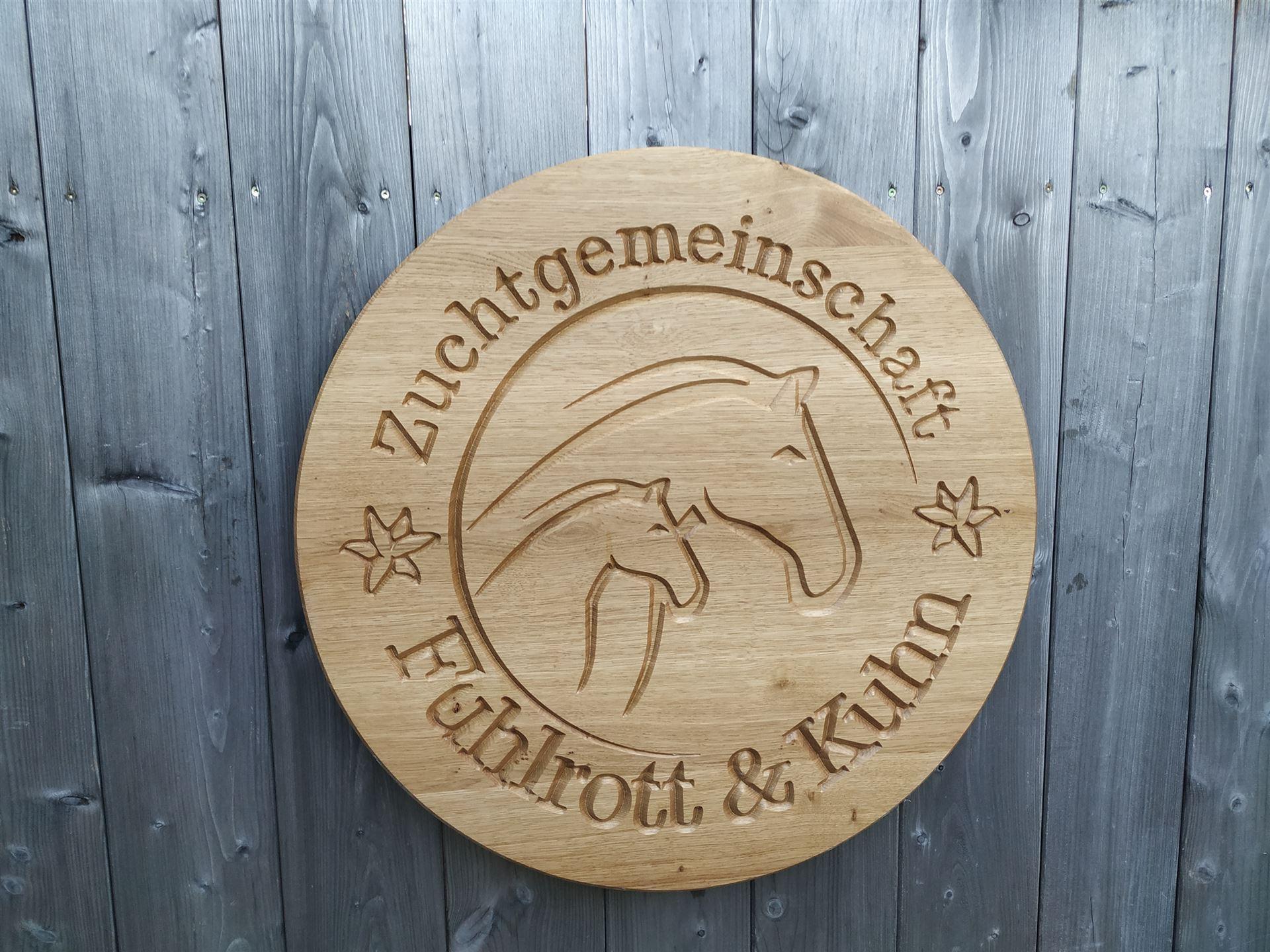 Holzschild als Logo
